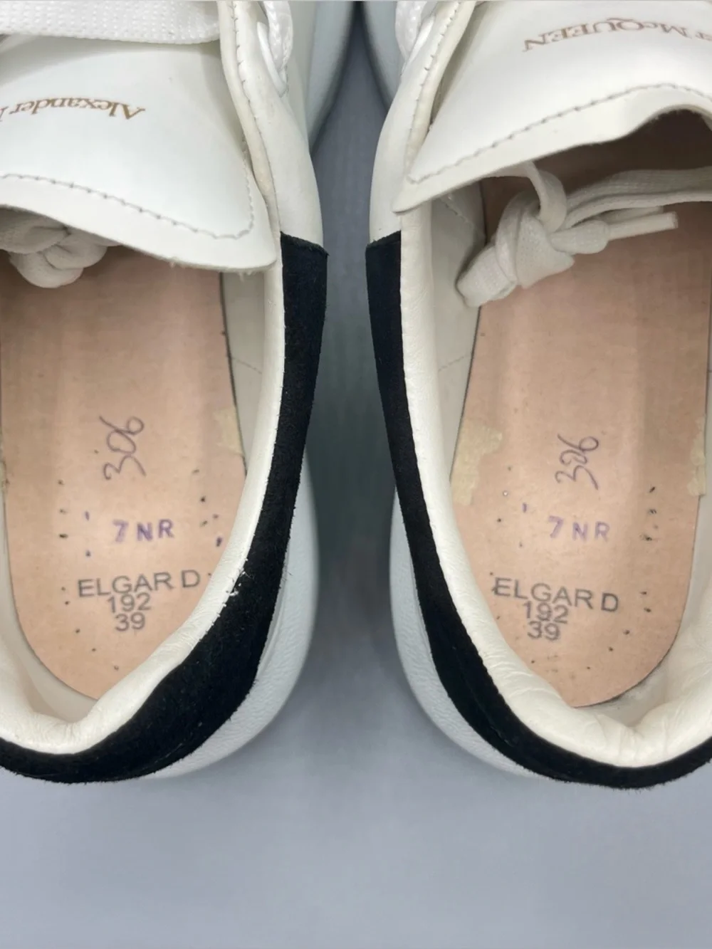 Alexander McQueen Oversized Sneakers White Black Heel Tab EU 39.5 US 9.5 Leather - Picture 13 of 14